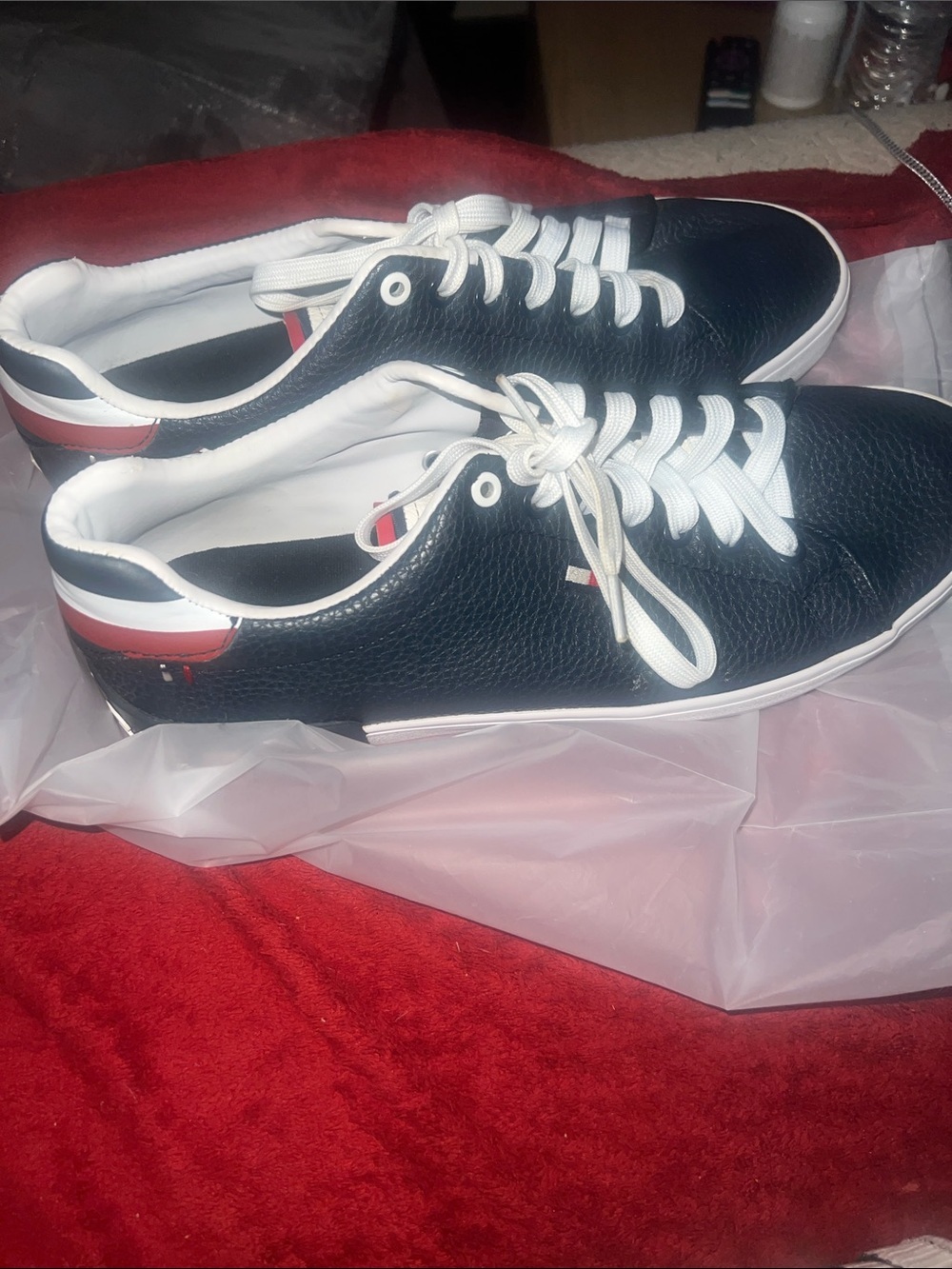 Men's Casual Low-Top Leather Sneakers in Black and White